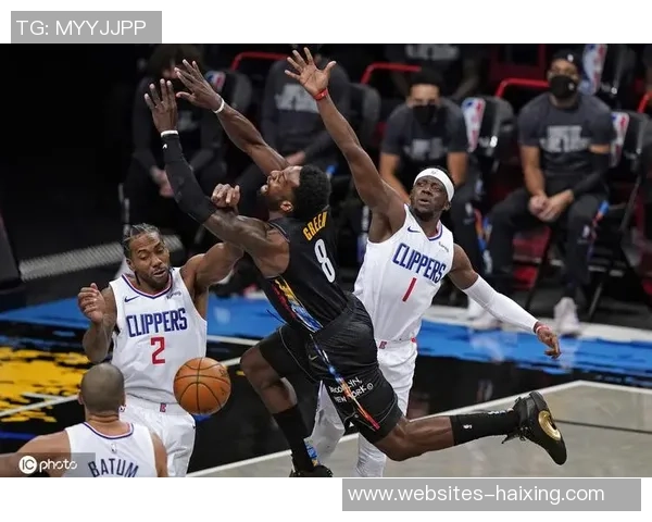 2021年NBA常规赛篮网与快船精彩对决回顾与分析 2021年NBA常规赛篮网与快船精彩对决回顾与分析