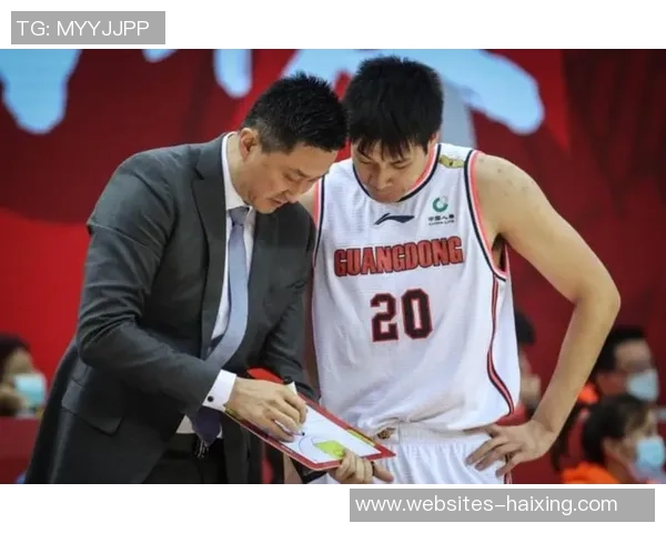 任骏飞领衔球队奋战新赛季展现篮球激情与团队精神的完美结合 任骏飞领衔球队奋战新赛季展现篮球激情与团队精神的完美结合