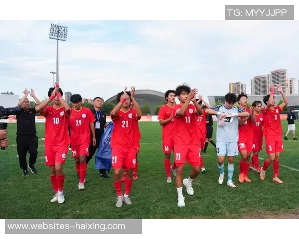 智利大学与圣安路的激烈对决展现足球魅力与青春激情 智利大学与圣安路的激烈对决展现足球魅力与青春激情